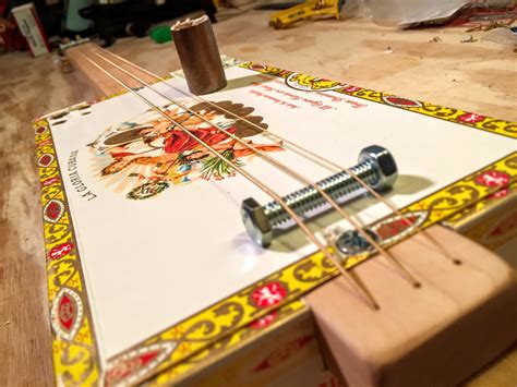 Cigar box guitarChi non si informa adeguatamente in anticipo corre il rischio di ricevere cigar box guitar che non hanno la funzione desiderata o sono realizzati con materiali di qualità inferiore. Se volete un prodotto che soddisfi al meglio le vostre aspettative, dovreste provare un cigar box guitar.
  <p>Per i prodotti si possono trovare test online e confronti tra i prodotti.  I confronti tra i prodotti possono aiutare a confrontare le diverse funzioni o proprietà dei diversi prodotti. Di seguito, spieghiamo perché la ricerca è importante e di cosa si dovrebbe essere consapevoli quando si acquista un articolo.
</p>

<h2>Acquisto di Cigar box guitar - criteri importanti</h2>

<p>Una lista di controllo può aiutarti a evitare di dover cercare informazioni sui prodotti su decine di siti web. Di seguito è riportato un esempio di una lista di controllo che può aiutarvi a trovare il prodotto giusto. Importanti criteri di acquisto includono, ad esempio:
</p><ul>
<li>Opinioni dei clienti</li>
<li>Confronti dei prezzi</li>
<li>Dettagli del prodotto</li>
<li>Termini e condizioni di consegna</li>
<li>Domande dei clienti e risposte dei marchi</li>
</ul>
<h2>Qual è l