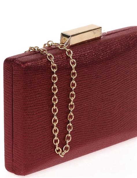 Clutch bagChi non si informa adeguatamente in anticipo corre il rischio di ricevere clutch bag che non hanno la funzione desiderata o sono realizzati con materiali di qualità inferiore. Se volete un prodotto che soddisfi al meglio le vostre aspettative, dovreste provare un clutch bag.
  <p>Per i prodotti si possono trovare test online e confronti tra i prodotti.  I confronti tra i prodotti possono aiutare a confrontare le diverse funzioni o proprietà dei diversi prodotti. Di seguito, spieghiamo perché la ricerca è importante e di cosa si dovrebbe essere consapevoli quando si acquista un articolo.
</p>

<h2>Acquisto di Clutch bag - criteri importanti</h2>

<p>Una lista di controllo può aiutarti a evitare di dover cercare informazioni sui prodotti su decine di siti web. Di seguito è riportato un esempio di una lista di controllo che può aiutarvi a trovare il prodotto giusto. Importanti criteri di acquisto includono, ad esempio:
</p><ul>
<li>Opinioni dei clienti</li>
<li>Confronti dei prezzi</li>
<li>Dettagli del prodotto</li>
<li>Termini e condizioni di consegna</li>
<li>Domande dei clienti e risposte dei marchi</li>
</ul>
<h2>Qual è l