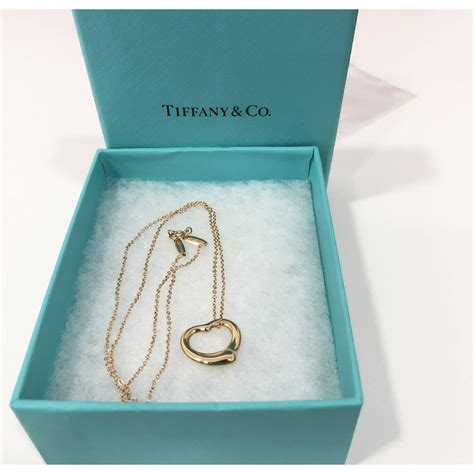 Collana originale tiffanyChi non si informa adeguatamente in anticipo corre il rischio di ricevere collana originale tiffany che non hanno la funzione desiderata o sono realizzati con materiali di qualità inferiore. Se volete un prodotto che soddisfi al meglio le vostre aspettative, dovreste provare un collana originale tiffany.
  <p>Per i prodotti si possono trovare test online e confronti tra i prodotti.  I confronti tra i prodotti possono aiutare a confrontare le diverse funzioni o proprietà dei diversi prodotti. Di seguito, spieghiamo perché la ricerca è importante e di cosa si dovrebbe essere consapevoli quando si acquista un articolo.
</p>

<h2>Acquisto di Collana originale tiffany - criteri importanti</h2>

<p>Una lista di controllo può aiutarti a evitare di dover cercare informazioni sui prodotti su decine di siti web. Di seguito è riportato un esempio di una lista di controllo che può aiutarvi a trovare il prodotto giusto. Importanti criteri di acquisto includono, ad esempio:
</p><ul>
<li>Opinioni dei clienti</li>
<li>Confronti dei prezzi</li>
<li>Dettagli del prodotto</li>
<li>Termini e condizioni di consegna</li>
<li>Domande dei clienti e risposte dei marchi</li>
</ul>
<h2>Qual è l