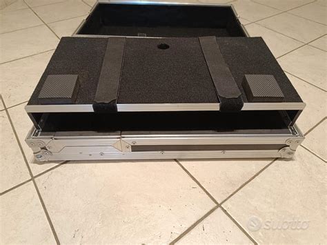 Console casse caviChi non si informa adeguatamente in anticipo corre il rischio di ricevere console casse cavi che non hanno la funzione desiderata o sono realizzati con materiali di qualità inferiore. Se volete un prodotto che soddisfi al meglio le vostre aspettative, dovreste provare un console casse cavi.
  <p>Per i prodotti si possono trovare test online e confronti tra i prodotti.  I confronti tra i prodotti possono aiutare a confrontare le diverse funzioni o proprietà dei diversi prodotti. Di seguito, spieghiamo perché la ricerca è importante e di cosa si dovrebbe essere consapevoli quando si acquista un articolo.
</p>

<h2>Acquisto di Console casse cavi - criteri importanti</h2>

<p>Una lista di controllo può aiutarti a evitare di dover cercare informazioni sui prodotti su decine di siti web. Di seguito è riportato un esempio di una lista di controllo che può aiutarvi a trovare il prodotto giusto. Importanti criteri di acquisto includono, ad esempio:
</p><ul>
<li>Opinioni dei clienti</li>
<li>Confronti dei prezzi</li>
<li>Dettagli del prodotto</li>
<li>Termini e condizioni di consegna</li>
<li>Domande dei clienti e risposte dei marchi</li>
</ul>
<h2>Qual è l