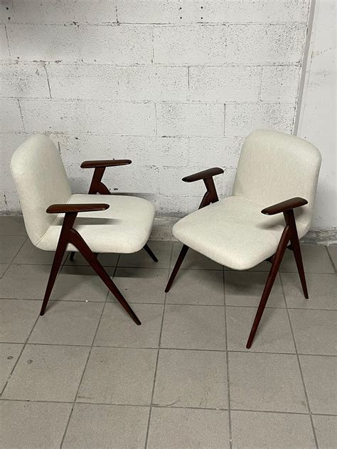 Coppia poltroncineChi non si informa adeguatamente in anticipo corre il rischio di ricevere coppia poltroncine che non hanno la funzione desiderata o sono realizzati con materiali di qualità inferiore. Se volete un prodotto che soddisfi al meglio le vostre aspettative, dovreste provare un coppia poltroncine.
  <p>Per i prodotti si possono trovare test online e confronti tra i prodotti.  I confronti tra i prodotti possono aiutare a confrontare le diverse funzioni o proprietà dei diversi prodotti. Di seguito, spieghiamo perché la ricerca è importante e di cosa si dovrebbe essere consapevoli quando si acquista un articolo.
</p>

<h2>Acquisto di Coppia poltroncine - criteri importanti</h2>

<p>Una lista di controllo può aiutarti a evitare di dover cercare informazioni sui prodotti su decine di siti web. Di seguito è riportato un esempio di una lista di controllo che può aiutarvi a trovare il prodotto giusto. Importanti criteri di acquisto includono, ad esempio:
</p><ul>
<li>Opinioni dei clienti</li>
<li>Confronti dei prezzi</li>
<li>Dettagli del prodotto</li>
<li>Termini e condizioni di consegna</li>
<li>Domande dei clienti e risposte dei marchi</li>
</ul>
<h2>Qual è l