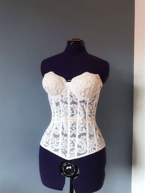 Corsetto anniChi non si informa adeguatamente in anticipo corre il rischio di ricevere corsetto anni che non hanno la funzione desiderata o sono realizzati con materiali di qualità inferiore. Se volete un prodotto che soddisfi al meglio le vostre aspettative, dovreste provare un corsetto anni.
  <p>Per i prodotti si possono trovare test online e confronti tra i prodotti.  I confronti tra i prodotti possono aiutare a confrontare le diverse funzioni o proprietà dei diversi prodotti. Di seguito, spieghiamo perché la ricerca è importante e di cosa si dovrebbe essere consapevoli quando si acquista un articolo.
</p>

<h2>Acquisto di Corsetto anni - criteri importanti</h2>

<p>Una lista di controllo può aiutarti a evitare di dover cercare informazioni sui prodotti su decine di siti web. Di seguito è riportato un esempio di una lista di controllo che può aiutarvi a trovare il prodotto giusto. Importanti criteri di acquisto includono, ad esempio:
</p><ul>
<li>Opinioni dei clienti</li>
<li>Confronti dei prezzi</li>
<li>Dettagli del prodotto</li>
<li>Termini e condizioni di consegna</li>
<li>Domande dei clienti e risposte dei marchi</li>
</ul>
<h2>Qual è l