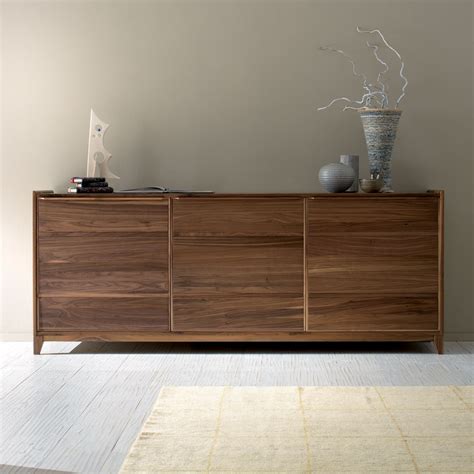 Credenza noceChi non si informa adeguatamente in anticipo corre il rischio di ricevere credenza noce che non hanno la funzione desiderata o sono realizzati con materiali di qualità inferiore. Se volete un prodotto che soddisfi al meglio le vostre aspettative, dovreste provare un credenza noce.
  <p>Per i prodotti si possono trovare test online e confronti tra i prodotti.  I confronti tra i prodotti possono aiutare a confrontare le diverse funzioni o proprietà dei diversi prodotti. Di seguito, spieghiamo perché la ricerca è importante e di cosa si dovrebbe essere consapevoli quando si acquista un articolo.
</p>

<h2>Acquisto di Credenza noce - criteri importanti</h2>

<p>Una lista di controllo può aiutarti a evitare di dover cercare informazioni sui prodotti su decine di siti web. Di seguito è riportato un esempio di una lista di controllo che può aiutarvi a trovare il prodotto giusto. Importanti criteri di acquisto includono, ad esempio:
</p><ul>
<li>Opinioni dei clienti</li>
<li>Confronti dei prezzi</li>
<li>Dettagli del prodotto</li>
<li>Termini e condizioni di consegna</li>
<li>Domande dei clienti e risposte dei marchi</li>
</ul>
<h2>Qual è l
