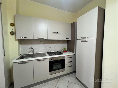 Cucina completa arredamentoChi non si informa adeguatamente in anticipo corre il rischio di ricevere cucina completa arredamento che non hanno la funzione desiderata o sono realizzati con materiali di qualità inferiore. Se volete un prodotto che soddisfi al meglio le vostre aspettative, dovreste provare un cucina completa arredamento.
  <p>Per i prodotti si possono trovare test online e confronti tra i prodotti.  I confronti tra i prodotti possono aiutare a confrontare le diverse funzioni o proprietà dei diversi prodotti. Di seguito, spieghiamo perché la ricerca è importante e di cosa si dovrebbe essere consapevoli quando si acquista un articolo.
</p>

<h2>Acquisto di Cucina completa arredamento - criteri importanti</h2>

<p>Una lista di controllo può aiutarti a evitare di dover cercare informazioni sui prodotti su decine di siti web. Di seguito è riportato un esempio di una lista di controllo che può aiutarvi a trovare il prodotto giusto. Importanti criteri di acquisto includono, ad esempio:
</p><ul>
<li>Opinioni dei clienti</li>
<li>Confronti dei prezzi</li>
<li>Dettagli del prodotto</li>
<li>Termini e condizioni di consegna</li>
<li>Domande dei clienti e risposte dei marchi</li>
</ul>
<h2>Qual è l