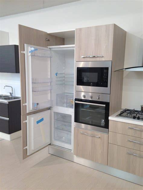 Cucina frigo fornoChi non si informa adeguatamente in anticipo corre il rischio di ricevere cucina frigo forno che non hanno la funzione desiderata o sono realizzati con materiali di qualità inferiore. Se volete un prodotto che soddisfi al meglio le vostre aspettative, dovreste provare un cucina frigo forno.
  <p>Per i prodotti si possono trovare test online e confronti tra i prodotti.  I confronti tra i prodotti possono aiutare a confrontare le diverse funzioni o proprietà dei diversi prodotti. Di seguito, spieghiamo perché la ricerca è importante e di cosa si dovrebbe essere consapevoli quando si acquista un articolo.
</p>

<h2>Acquisto di Cucina frigo forno - criteri importanti</h2>

<p>Una lista di controllo può aiutarti a evitare di dover cercare informazioni sui prodotti su decine di siti web. Di seguito è riportato un esempio di una lista di controllo che può aiutarvi a trovare il prodotto giusto. Importanti criteri di acquisto includono, ad esempio:
</p><ul>
<li>Opinioni dei clienti</li>
<li>Confronti dei prezzi</li>
<li>Dettagli del prodotto</li>
<li>Termini e condizioni di consegna</li>
<li>Domande dei clienti e risposte dei marchi</li>
</ul>
<h2>Qual è l