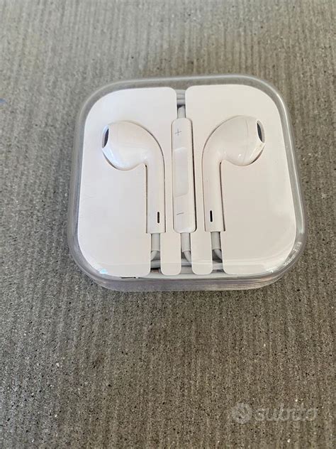 Cuffie originali appleChi non si informa adeguatamente in anticipo corre il rischio di ricevere cuffie originali apple che non hanno la funzione desiderata o sono realizzati con materiali di qualità inferiore. Se volete un prodotto che soddisfi al meglio le vostre aspettative, dovreste provare un cuffie originali apple.
  <p>Per i prodotti si possono trovare test online e confronti tra i prodotti.  I confronti tra i prodotti possono aiutare a confrontare le diverse funzioni o proprietà dei diversi prodotti. Di seguito, spieghiamo perché la ricerca è importante e di cosa si dovrebbe essere consapevoli quando si acquista un articolo.
</p>

<h2>Acquisto di Cuffie originali apple - criteri importanti</h2>

<p>Una lista di controllo può aiutarti a evitare di dover cercare informazioni sui prodotti su decine di siti web. Di seguito è riportato un esempio di una lista di controllo che può aiutarvi a trovare il prodotto giusto. Importanti criteri di acquisto includono, ad esempio:
</p><ul>
<li>Opinioni dei clienti</li>
<li>Confronti dei prezzi</li>
<li>Dettagli del prodotto</li>
<li>Termini e condizioni di consegna</li>
<li>Domande dei clienti e risposte dei marchi</li>
</ul>
<h2>Qual è l
