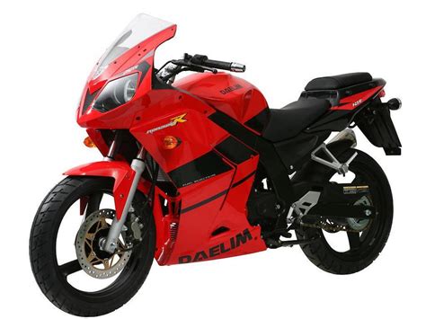 Daelim motoChi non si informa adeguatamente in anticipo corre il rischio di ricevere daelim moto che non hanno la funzione desiderata o sono realizzati con materiali di qualità inferiore. Se volete un prodotto che soddisfi al meglio le vostre aspettative, dovreste provare un daelim moto.
  <p>Per i prodotti si possono trovare test online e confronti tra i prodotti.  I confronti tra i prodotti possono aiutare a confrontare le diverse funzioni o proprietà dei diversi prodotti. Di seguito, spieghiamo perché la ricerca è importante e di cosa si dovrebbe essere consapevoli quando si acquista un articolo.
</p>

<h2>Acquisto di Daelim moto - criteri importanti</h2>

<p>Una lista di controllo può aiutarti a evitare di dover cercare informazioni sui prodotti su decine di siti web. Di seguito è riportato un esempio di una lista di controllo che può aiutarvi a trovare il prodotto giusto. Importanti criteri di acquisto includono, ad esempio:
</p><ul>
<li>Opinioni dei clienti</li>
<li>Confronti dei prezzi</li>
<li>Dettagli del prodotto</li>
<li>Termini e condizioni di consegna</li>
<li>Domande dei clienti e risposte dei marchi</li>
</ul>
<h2>Qual è l