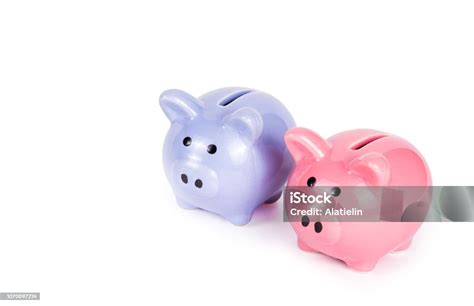 Due salvadanaiChi non si informa adeguatamente in anticipo corre il rischio di ricevere due salvadanai che non hanno la funzione desiderata o sono realizzati con materiali di qualità inferiore. Se volete un prodotto che soddisfi al meglio le vostre aspettative, dovreste provare un due salvadanai.
  <p>Per i prodotti si possono trovare test online e confronti tra i prodotti.  I confronti tra i prodotti possono aiutare a confrontare le diverse funzioni o proprietà dei diversi prodotti. Di seguito, spieghiamo perché la ricerca è importante e di cosa si dovrebbe essere consapevoli quando si acquista un articolo.
</p>

<h2>Acquisto di Due salvadanai - criteri importanti</h2>

<p>Una lista di controllo può aiutarti a evitare di dover cercare informazioni sui prodotti su decine di siti web. Di seguito è riportato un esempio di una lista di controllo che può aiutarvi a trovare il prodotto giusto. Importanti criteri di acquisto includono, ad esempio:
</p><ul>
<li>Opinioni dei clienti</li>
<li>Confronti dei prezzi</li>
<li>Dettagli del prodotto</li>
<li>Termini e condizioni di consegna</li>
<li>Domande dei clienti e risposte dei marchi</li>
</ul>
<h2>Qual è l