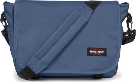 Eastpak tracollaChi non si informa adeguatamente in anticipo corre il rischio di ricevere eastpak tracolla che non hanno la funzione desiderata o sono realizzati con materiali di qualità inferiore. Se volete un prodotto che soddisfi al meglio le vostre aspettative, dovreste provare un eastpak tracolla.
  <p>Per i prodotti si possono trovare test online e confronti tra i prodotti.  I confronti tra i prodotti possono aiutare a confrontare le diverse funzioni o proprietà dei diversi prodotti. Di seguito, spieghiamo perché la ricerca è importante e di cosa si dovrebbe essere consapevoli quando si acquista un articolo.
</p>

<h2>Acquisto di Eastpak tracolla - criteri importanti</h2>

<p>Una lista di controllo può aiutarti a evitare di dover cercare informazioni sui prodotti su decine di siti web. Di seguito è riportato un esempio di una lista di controllo che può aiutarvi a trovare il prodotto giusto. Importanti criteri di acquisto includono, ad esempio:
</p><ul>
<li>Opinioni dei clienti</li>
<li>Confronti dei prezzi</li>
<li>Dettagli del prodotto</li>
<li>Termini e condizioni di consegna</li>
<li>Domande dei clienti e risposte dei marchi</li>
</ul>
<h2>Qual è l
