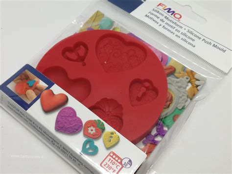Fimo stampiChi non si informa adeguatamente in anticipo corre il rischio di ricevere fimo stampi che non hanno la funzione desiderata o sono realizzati con materiali di qualità inferiore. Se volete un prodotto che soddisfi al meglio le vostre aspettative, dovreste provare un fimo stampi.
  <p>Per i prodotti si possono trovare test online e confronti tra i prodotti.  I confronti tra i prodotti possono aiutare a confrontare le diverse funzioni o proprietà dei diversi prodotti. Di seguito, spieghiamo perché la ricerca è importante e di cosa si dovrebbe essere consapevoli quando si acquista un articolo.
</p>

<h2>Acquisto di Fimo stampi - criteri importanti</h2>

<p>Una lista di controllo può aiutarti a evitare di dover cercare informazioni sui prodotti su decine di siti web. Di seguito è riportato un esempio di una lista di controllo che può aiutarvi a trovare il prodotto giusto. Importanti criteri di acquisto includono, ad esempio:
</p><ul>
<li>Opinioni dei clienti</li>
<li>Confronti dei prezzi</li>
<li>Dettagli del prodotto</li>
<li>Termini e condizioni di consegna</li>
<li>Domande dei clienti e risposte dei marchi</li>
</ul>
<h2>Qual è l