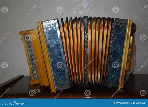 Fisarmonica anticaChi non si informa adeguatamente in anticipo corre il rischio di ricevere fisarmonica antica che non hanno la funzione desiderata o sono realizzati con materiali di qualità inferiore. Se volete un prodotto che soddisfi al meglio le vostre aspettative, dovreste provare un fisarmonica antica.
  <p>Per i prodotti si possono trovare test online e confronti tra i prodotti.  I confronti tra i prodotti possono aiutare a confrontare le diverse funzioni o proprietà dei diversi prodotti. Di seguito, spieghiamo perché la ricerca è importante e di cosa si dovrebbe essere consapevoli quando si acquista un articolo.
</p>

<h2>Acquisto di Fisarmonica antica - criteri importanti</h2>

<p>Una lista di controllo può aiutarti a evitare di dover cercare informazioni sui prodotti su decine di siti web. Di seguito è riportato un esempio di una lista di controllo che può aiutarvi a trovare il prodotto giusto. Importanti criteri di acquisto includono, ad esempio:
</p><ul>
<li>Opinioni dei clienti</li>
<li>Confronti dei prezzi</li>
<li>Dettagli del prodotto</li>
<li>Termini e condizioni di consegna</li>
<li>Domande dei clienti e risposte dei marchi</li>
</ul>
<h2>Qual è l