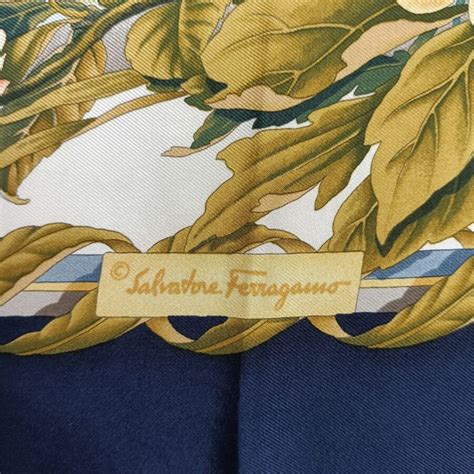 Foulard seta ferragamoChi non si informa adeguatamente in anticipo corre il rischio di ricevere foulard seta ferragamo che non hanno la funzione desiderata o sono realizzati con materiali di qualità inferiore. Se volete un prodotto che soddisfi al meglio le vostre aspettative, dovreste provare un foulard seta ferragamo.
  <p>Per i prodotti si possono trovare test online e confronti tra i prodotti.  I confronti tra i prodotti possono aiutare a confrontare le diverse funzioni o proprietà dei diversi prodotti. Di seguito, spieghiamo perché la ricerca è importante e di cosa si dovrebbe essere consapevoli quando si acquista un articolo.
</p>

<h2>Acquisto di Foulard seta ferragamo - criteri importanti</h2>

<p>Una lista di controllo può aiutarti a evitare di dover cercare informazioni sui prodotti su decine di siti web. Di seguito è riportato un esempio di una lista di controllo che può aiutarvi a trovare il prodotto giusto. Importanti criteri di acquisto includono, ad esempio:
</p><ul>
<li>Opinioni dei clienti</li>
<li>Confronti dei prezzi</li>
<li>Dettagli del prodotto</li>
<li>Termini e condizioni di consegna</li>
<li>Domande dei clienti e risposte dei marchi</li>
</ul>
<h2>Qual è l