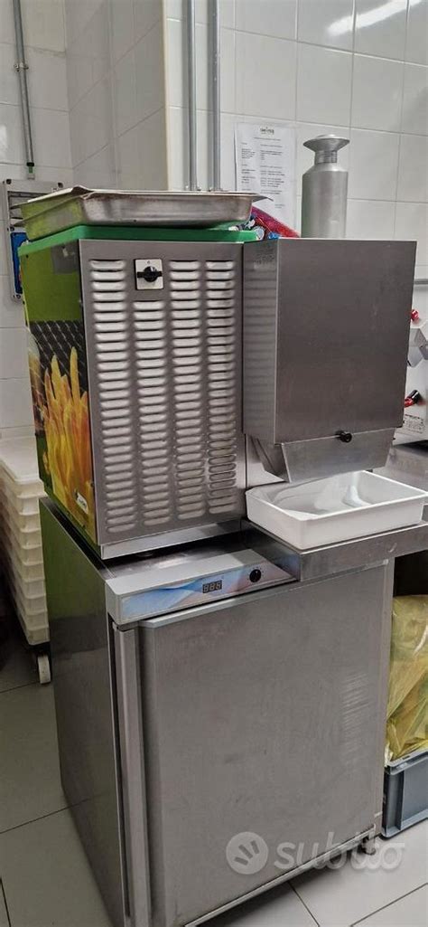 Friggitrice automatica professionaleChi non si informa adeguatamente in anticipo corre il rischio di ricevere friggitrice automatica professionale che non hanno la funzione desiderata o sono realizzati con materiali di qualità inferiore. Se volete un prodotto che soddisfi al meglio le vostre aspettative, dovreste provare un friggitrice automatica professionale.
  <p>Per i prodotti si possono trovare test online e confronti tra i prodotti.  I confronti tra i prodotti possono aiutare a confrontare le diverse funzioni o proprietà dei diversi prodotti. Di seguito, spieghiamo perché la ricerca è importante e di cosa si dovrebbe essere consapevoli quando si acquista un articolo.
</p>

<h2>Acquisto di Friggitrice automatica professionale - criteri importanti</h2>

<p>Una lista di controllo può aiutarti a evitare di dover cercare informazioni sui prodotti su decine di siti web. Di seguito è riportato un esempio di una lista di controllo che può aiutarvi a trovare il prodotto giusto. Importanti criteri di acquisto includono, ad esempio:
</p><ul>
<li>Opinioni dei clienti</li>
<li>Confronti dei prezzi</li>
<li>Dettagli del prodotto</li>
<li>Termini e condizioni di consegna</li>
<li>Domande dei clienti e risposte dei marchi</li>
</ul>
<h2>Qual è l