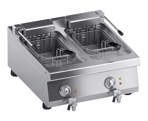 Friggitrice barChi non si informa adeguatamente in anticipo corre il rischio di ricevere friggitrice bar che non hanno la funzione desiderata o sono realizzati con materiali di qualità inferiore. Se volete un prodotto che soddisfi al meglio le vostre aspettative, dovreste provare un friggitrice bar.
  <p>Per i prodotti si possono trovare test online e confronti tra i prodotti.  I confronti tra i prodotti possono aiutare a confrontare le diverse funzioni o proprietà dei diversi prodotti. Di seguito, spieghiamo perché la ricerca è importante e di cosa si dovrebbe essere consapevoli quando si acquista un articolo.
</p>

<h2>Acquisto di Friggitrice bar - criteri importanti</h2>

<p>Una lista di controllo può aiutarti a evitare di dover cercare informazioni sui prodotti su decine di siti web. Di seguito è riportato un esempio di una lista di controllo che può aiutarvi a trovare il prodotto giusto. Importanti criteri di acquisto includono, ad esempio:
</p><ul>
<li>Opinioni dei clienti</li>
<li>Confronti dei prezzi</li>
<li>Dettagli del prodotto</li>
<li>Termini e condizioni di consegna</li>
<li>Domande dei clienti e risposte dei marchi</li>
</ul>
<h2>Qual è l
