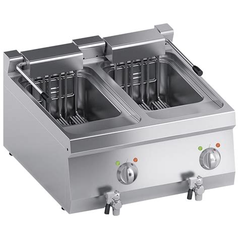 Friggitrice elettrica 2 vascheChi non si informa adeguatamente in anticipo corre il rischio di ricevere friggitrice elettrica 2 vasche che non hanno la funzione desiderata o sono realizzati con materiali di qualità inferiore. Se volete un prodotto che soddisfi al meglio le vostre aspettative, dovreste provare un friggitrice elettrica 2 vasche.
  <p>Per i prodotti si possono trovare test online e confronti tra i prodotti.  I confronti tra i prodotti possono aiutare a confrontare le diverse funzioni o proprietà dei diversi prodotti. Di seguito, spieghiamo perché la ricerca è importante e di cosa si dovrebbe essere consapevoli quando si acquista un articolo.
</p>

<h2>Acquisto di Friggitrice elettrica 2 vasche - criteri importanti</h2>

<p>Una lista di controllo può aiutarti a evitare di dover cercare informazioni sui prodotti su decine di siti web. Di seguito è riportato un esempio di una lista di controllo che può aiutarvi a trovare il prodotto giusto. Importanti criteri di acquisto includono, ad esempio:
</p><ul>
<li>Opinioni dei clienti</li>
<li>Confronti dei prezzi</li>
<li>Dettagli del prodotto</li>
<li>Termini e condizioni di consegna</li>
<li>Domande dei clienti e risposte dei marchi</li>
</ul>
<h2>Qual è l