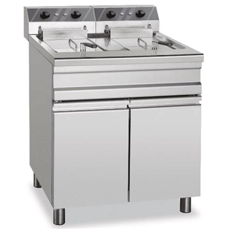 Friggitrice elettrica professionaleChi non si informa adeguatamente in anticipo corre il rischio di ricevere friggitrice elettrica professionale che non hanno la funzione desiderata o sono realizzati con materiali di qualità inferiore. Se volete un prodotto che soddisfi al meglio le vostre aspettative, dovreste provare un friggitrice elettrica professionale.
  <p>Per i prodotti si possono trovare test online e confronti tra i prodotti.  I confronti tra i prodotti possono aiutare a confrontare le diverse funzioni o proprietà dei diversi prodotti. Di seguito, spieghiamo perché la ricerca è importante e di cosa si dovrebbe essere consapevoli quando si acquista un articolo.
</p>

<h2>Acquisto di Friggitrice elettrica professionale - criteri importanti</h2>

<p>Una lista di controllo può aiutarti a evitare di dover cercare informazioni sui prodotti su decine di siti web. Di seguito è riportato un esempio di una lista di controllo che può aiutarvi a trovare il prodotto giusto. Importanti criteri di acquisto includono, ad esempio:
</p><ul>
<li>Opinioni dei clienti</li>
<li>Confronti dei prezzi</li>
<li>Dettagli del prodotto</li>
<li>Termini e condizioni di consegna</li>
<li>Domande dei clienti e risposte dei marchi</li>
</ul>
<h2>Qual è l