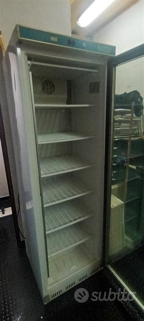 Frigo usato buoneChi non si informa adeguatamente in anticipo corre il rischio di ricevere frigo usato buone che non hanno la funzione desiderata o sono realizzati con materiali di qualità inferiore. Se volete un prodotto che soddisfi al meglio le vostre aspettative, dovreste provare un frigo usato buone.
  <p>Per i prodotti si possono trovare test online e confronti tra i prodotti.  I confronti tra i prodotti possono aiutare a confrontare le diverse funzioni o proprietà dei diversi prodotti. Di seguito, spieghiamo perché la ricerca è importante e di cosa si dovrebbe essere consapevoli quando si acquista un articolo.
</p>

<h2>Acquisto di Frigo usato buone - criteri importanti</h2>

<p>Una lista di controllo può aiutarti a evitare di dover cercare informazioni sui prodotti su decine di siti web. Di seguito è riportato un esempio di una lista di controllo che può aiutarvi a trovare il prodotto giusto. Importanti criteri di acquisto includono, ad esempio:
</p><ul>
<li>Opinioni dei clienti</li>
<li>Confronti dei prezzi</li>
<li>Dettagli del prodotto</li>
<li>Termini e condizioni di consegna</li>
<li>Domande dei clienti e risposte dei marchi</li>
</ul>
<h2>Qual è l