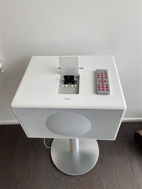 Geneva soundChi non si informa adeguatamente in anticipo corre il rischio di ricevere geneva sound che non hanno la funzione desiderata o sono realizzati con materiali di qualità inferiore. Se volete un prodotto che soddisfi al meglio le vostre aspettative, dovreste provare un geneva sound.
  <p>Per i prodotti si possono trovare test online e confronti tra i prodotti.  I confronti tra i prodotti possono aiutare a confrontare le diverse funzioni o proprietà dei diversi prodotti. Di seguito, spieghiamo perché la ricerca è importante e di cosa si dovrebbe essere consapevoli quando si acquista un articolo.
</p>

<h2>Acquisto di Geneva sound - criteri importanti</h2>

<p>Una lista di controllo può aiutarti a evitare di dover cercare informazioni sui prodotti su decine di siti web. Di seguito è riportato un esempio di una lista di controllo che può aiutarvi a trovare il prodotto giusto. Importanti criteri di acquisto includono, ad esempio:
</p><ul>
<li>Opinioni dei clienti</li>
<li>Confronti dei prezzi</li>
<li>Dettagli del prodotto</li>
<li>Termini e condizioni di consegna</li>
<li>Domande dei clienti e risposte dei marchi</li>
</ul>
<h2>Qual è l