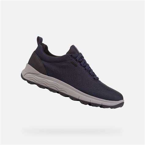 Geox uomo 44Chi non si informa adeguatamente in anticipo corre il rischio di ricevere geox uomo 44 che non hanno la funzione desiderata o sono realizzati con materiali di qualità inferiore. Se volete un prodotto che soddisfi al meglio le vostre aspettative, dovreste provare un geox uomo 44.
  <p>Per i prodotti si possono trovare test online e confronti tra i prodotti.  I confronti tra i prodotti possono aiutare a confrontare le diverse funzioni o proprietà dei diversi prodotti. Di seguito, spieghiamo perché la ricerca è importante e di cosa si dovrebbe essere consapevoli quando si acquista un articolo.
</p>

<h2>Acquisto di Geox uomo 44 - criteri importanti</h2>

<p>Una lista di controllo può aiutarti a evitare di dover cercare informazioni sui prodotti su decine di siti web. Di seguito è riportato un esempio di una lista di controllo che può aiutarvi a trovare il prodotto giusto. Importanti criteri di acquisto includono, ad esempio:
</p><ul>
<li>Opinioni dei clienti</li>
<li>Confronti dei prezzi</li>
<li>Dettagli del prodotto</li>
<li>Termini e condizioni di consegna</li>
<li>Domande dei clienti e risposte dei marchi</li>
</ul>
<h2>Qual è l
