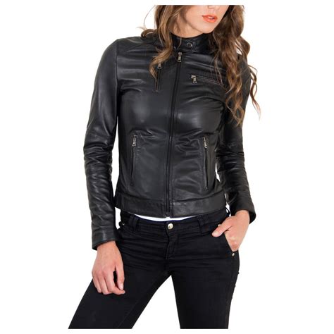 Giacca pelle donnaChi non si informa adeguatamente in anticipo corre il rischio di ricevere giacca pelle donna che non hanno la funzione desiderata o sono realizzati con materiali di qualità inferiore. Se volete un prodotto che soddisfi al meglio le vostre aspettative, dovreste provare un giacca pelle donna.
  <p>Per i prodotti si possono trovare test online e confronti tra i prodotti.  I confronti tra i prodotti possono aiutare a confrontare le diverse funzioni o proprietà dei diversi prodotti. Di seguito, spieghiamo perché la ricerca è importante e di cosa si dovrebbe essere consapevoli quando si acquista un articolo.
</p>

<h2>Acquisto di Giacca pelle donna - criteri importanti</h2>

<p>Una lista di controllo può aiutarti a evitare di dover cercare informazioni sui prodotti su decine di siti web. Di seguito è riportato un esempio di una lista di controllo che può aiutarvi a trovare il prodotto giusto. Importanti criteri di acquisto includono, ad esempio:
</p><ul>
<li>Opinioni dei clienti</li>
<li>Confronti dei prezzi</li>
<li>Dettagli del prodotto</li>
<li>Termini e condizioni di consegna</li>
<li>Domande dei clienti e risposte dei marchi</li>
</ul>
<h2>Qual è l