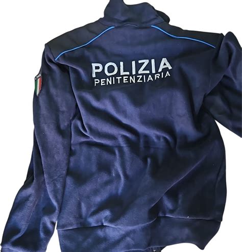 Giacca poliziaChi non si informa adeguatamente in anticipo corre il rischio di ricevere giacca polizia che non hanno la funzione desiderata o sono realizzati con materiali di qualità inferiore. Se volete un prodotto che soddisfi al meglio le vostre aspettative, dovreste provare un giacca polizia.
  <p>Per i prodotti si possono trovare test online e confronti tra i prodotti.  I confronti tra i prodotti possono aiutare a confrontare le diverse funzioni o proprietà dei diversi prodotti. Di seguito, spieghiamo perché la ricerca è importante e di cosa si dovrebbe essere consapevoli quando si acquista un articolo.
</p>

<h2>Acquisto di Giacca polizia - criteri importanti</h2>

<p>Una lista di controllo può aiutarti a evitare di dover cercare informazioni sui prodotti su decine di siti web. Di seguito è riportato un esempio di una lista di controllo che può aiutarvi a trovare il prodotto giusto. Importanti criteri di acquisto includono, ad esempio:
</p><ul>
<li>Opinioni dei clienti</li>
<li>Confronti dei prezzi</li>
<li>Dettagli del prodotto</li>
<li>Termini e condizioni di consegna</li>
<li>Domande dei clienti e risposte dei marchi</li>
</ul>
<h2>Qual è l