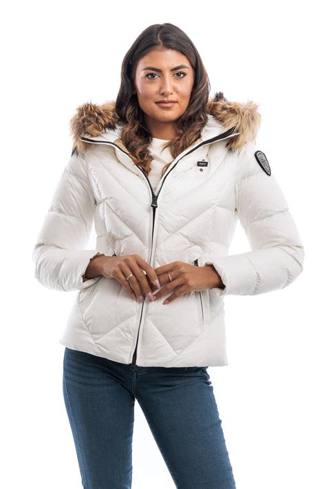 Giubbino blauer donnaChi non si informa adeguatamente in anticipo corre il rischio di ricevere giubbino blauer donna che non hanno la funzione desiderata o sono realizzati con materiali di qualità inferiore. Se volete un prodotto che soddisfi al meglio le vostre aspettative, dovreste provare un giubbino blauer donna.
  <p>Per i prodotti si possono trovare test online e confronti tra i prodotti.  I confronti tra i prodotti possono aiutare a confrontare le diverse funzioni o proprietà dei diversi prodotti. Di seguito, spieghiamo perché la ricerca è importante e di cosa si dovrebbe essere consapevoli quando si acquista un articolo.
</p>

<h2>Acquisto di Giubbino blauer donna - criteri importanti</h2>

<p>Una lista di controllo può aiutarti a evitare di dover cercare informazioni sui prodotti su decine di siti web. Di seguito è riportato un esempio di una lista di controllo che può aiutarvi a trovare il prodotto giusto. Importanti criteri di acquisto includono, ad esempio:
</p><ul>
<li>Opinioni dei clienti</li>
<li>Confronti dei prezzi</li>
<li>Dettagli del prodotto</li>
<li>Termini e condizioni di consegna</li>
<li>Domande dei clienti e risposte dei marchi</li>
</ul>
<h2>Qual è l