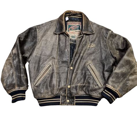 Giubbotto vintageChi non si informa adeguatamente in anticipo corre il rischio di ricevere giubbotto vintage che non hanno la funzione desiderata o sono realizzati con materiali di qualità inferiore. Se volete un prodotto che soddisfi al meglio le vostre aspettative, dovreste provare un giubbotto vintage.
  <p>Per i prodotti si possono trovare test online e confronti tra i prodotti.  I confronti tra i prodotti possono aiutare a confrontare le diverse funzioni o proprietà dei diversi prodotti. Di seguito, spieghiamo perché la ricerca è importante e di cosa si dovrebbe essere consapevoli quando si acquista un articolo.
</p>

<h2>Acquisto di Giubbotto vintage - criteri importanti</h2>

<p>Una lista di controllo può aiutarti a evitare di dover cercare informazioni sui prodotti su decine di siti web. Di seguito è riportato un esempio di una lista di controllo che può aiutarvi a trovare il prodotto giusto. Importanti criteri di acquisto includono, ad esempio:
</p><ul>
<li>Opinioni dei clienti</li>
<li>Confronti dei prezzi</li>
<li>Dettagli del prodotto</li>
<li>Termini e condizioni di consegna</li>
<li>Domande dei clienti e risposte dei marchi</li>
</ul>
<h2>Qual è l