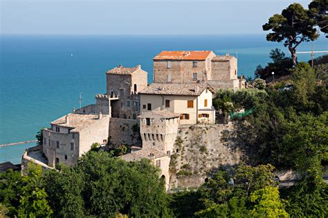 GrottammareChi non si informa adeguatamente in anticipo corre il rischio di ricevere grottammare che non hanno la funzione desiderata o sono realizzati con materiali di qualità inferiore. Se volete un prodotto che soddisfi al meglio le vostre aspettative, dovreste provare un grottammare.
  <p>Per i prodotti si possono trovare test online e confronti tra i prodotti.  I confronti tra i prodotti possono aiutare a confrontare le diverse funzioni o proprietà dei diversi prodotti. Di seguito, spieghiamo perché la ricerca è importante e di cosa si dovrebbe essere consapevoli quando si acquista un articolo.
</p>

<h2>Acquisto di Grottammare - criteri importanti</h2>

<p>Una lista di controllo può aiutarti a evitare di dover cercare informazioni sui prodotti su decine di siti web. Di seguito è riportato un esempio di una lista di controllo che può aiutarvi a trovare il prodotto giusto. Importanti criteri di acquisto includono, ad esempio:
</p><ul>
<li>Opinioni dei clienti</li>
<li>Confronti dei prezzi</li>
<li>Dettagli del prodotto</li>
<li>Termini e condizioni di consegna</li>
<li>Domande dei clienti e risposte dei marchi</li>
</ul>
<h2>Qual è l