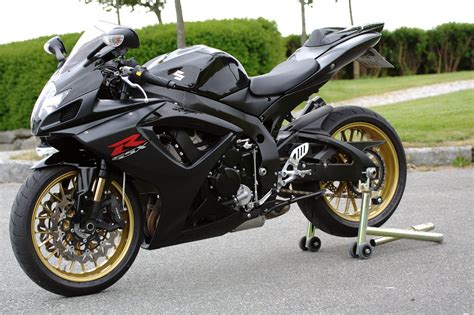 Gsxr k7Chi non si informa adeguatamente in anticipo corre il rischio di ricevere gsxr k7 che non hanno la funzione desiderata o sono realizzati con materiali di qualità inferiore. Se volete un prodotto che soddisfi al meglio le vostre aspettative, dovreste provare un gsxr k7.
  <p>Per i prodotti si possono trovare test online e confronti tra i prodotti.  I confronti tra i prodotti possono aiutare a confrontare le diverse funzioni o proprietà dei diversi prodotti. Di seguito, spieghiamo perché la ricerca è importante e di cosa si dovrebbe essere consapevoli quando si acquista un articolo.
</p>

<h2>Acquisto di Gsxr k7 - criteri importanti</h2>

<p>Una lista di controllo può aiutarti a evitare di dover cercare informazioni sui prodotti su decine di siti web. Di seguito è riportato un esempio di una lista di controllo che può aiutarvi a trovare il prodotto giusto. Importanti criteri di acquisto includono, ad esempio:
</p><ul>
<li>Opinioni dei clienti</li>
<li>Confronti dei prezzi</li>
<li>Dettagli del prodotto</li>
<li>Termini e condizioni di consegna</li>
<li>Domande dei clienti e risposte dei marchi</li>
</ul>
<h2>Qual è l