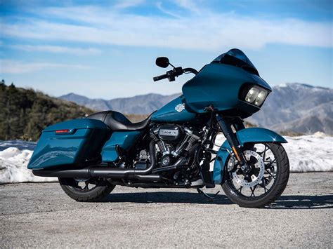 Harley road glideChi non si informa adeguatamente in anticipo corre il rischio di ricevere harley road glide che non hanno la funzione desiderata o sono realizzati con materiali di qualità inferiore. Se volete un prodotto che soddisfi al meglio le vostre aspettative, dovreste provare un harley road glide.
  <p>Per i prodotti si possono trovare test online e confronti tra i prodotti.  I confronti tra i prodotti possono aiutare a confrontare le diverse funzioni o proprietà dei diversi prodotti. Di seguito, spieghiamo perché la ricerca è importante e di cosa si dovrebbe essere consapevoli quando si acquista un articolo.
</p>

<h2>Acquisto di Harley road glide - criteri importanti</h2>

<p>Una lista di controllo può aiutarti a evitare di dover cercare informazioni sui prodotti su decine di siti web. Di seguito è riportato un esempio di una lista di controllo che può aiutarvi a trovare il prodotto giusto. Importanti criteri di acquisto includono, ad esempio:
</p><ul>
<li>Opinioni dei clienti</li>
<li>Confronti dei prezzi</li>
<li>Dettagli del prodotto</li>
<li>Termini e condizioni di consegna</li>
<li>Domande dei clienti e risposte dei marchi</li>
</ul>
<h2>Qual è l
