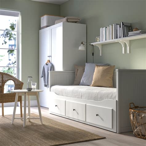 Hemnes  lettoChi non si informa adeguatamente in anticipo corre il rischio di ricevere hemnes  letto che non hanno la funzione desiderata o sono realizzati con materiali di qualità inferiore. Se volete un prodotto che soddisfi al meglio le vostre aspettative, dovreste provare un hemnes  letto.
  <p>Per i prodotti si possono trovare test online e confronti tra i prodotti.  I confronti tra i prodotti possono aiutare a confrontare le diverse funzioni o proprietà dei diversi prodotti. Di seguito, spieghiamo perché la ricerca è importante e di cosa si dovrebbe essere consapevoli quando si acquista un articolo.
</p>

<h2>Acquisto di Hemnes  letto - criteri importanti</h2>

<p>Una lista di controllo può aiutarti a evitare di dover cercare informazioni sui prodotti su decine di siti web. Di seguito è riportato un esempio di una lista di controllo che può aiutarvi a trovare il prodotto giusto. Importanti criteri di acquisto includono, ad esempio:
</p><ul>
<li>Opinioni dei clienti</li>
<li>Confronti dei prezzi</li>
<li>Dettagli del prodotto</li>
<li>Termini e condizioni di consegna</li>
<li>Domande dei clienti e risposte dei marchi</li>
</ul>
<h2>Qual è l