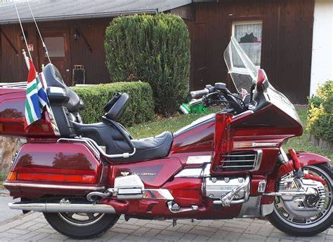 Honda 1500 goldwingChi non si informa adeguatamente in anticipo corre il rischio di ricevere honda 1500 goldwing che non hanno la funzione desiderata o sono realizzati con materiali di qualità inferiore. Se volete un prodotto che soddisfi al meglio le vostre aspettative, dovreste provare un honda 1500 goldwing.
  <p>Per i prodotti si possono trovare test online e confronti tra i prodotti.  I confronti tra i prodotti possono aiutare a confrontare le diverse funzioni o proprietà dei diversi prodotti. Di seguito, spieghiamo perché la ricerca è importante e di cosa si dovrebbe essere consapevoli quando si acquista un articolo.
</p>

<h2>Acquisto di Honda 1500 goldwing - criteri importanti</h2>

<p>Una lista di controllo può aiutarti a evitare di dover cercare informazioni sui prodotti su decine di siti web. Di seguito è riportato un esempio di una lista di controllo che può aiutarvi a trovare il prodotto giusto. Importanti criteri di acquisto includono, ad esempio:
</p><ul>
<li>Opinioni dei clienti</li>
<li>Confronti dei prezzi</li>
<li>Dettagli del prodotto</li>
<li>Termini e condizioni di consegna</li>
<li>Domande dei clienti e risposte dei marchi</li>
</ul>
<h2>Qual è l