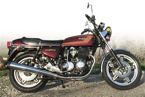 Honda cb750fChi non si informa adeguatamente in anticipo corre il rischio di ricevere honda cb750f che non hanno la funzione desiderata o sono realizzati con materiali di qualità inferiore. Se volete un prodotto che soddisfi al meglio le vostre aspettative, dovreste provare un honda cb750f.
  <p>Per i prodotti si possono trovare test online e confronti tra i prodotti.  I confronti tra i prodotti possono aiutare a confrontare le diverse funzioni o proprietà dei diversi prodotti. Di seguito, spieghiamo perché la ricerca è importante e di cosa si dovrebbe essere consapevoli quando si acquista un articolo.
</p>

<h2>Acquisto di Honda cb750f - criteri importanti</h2>

<p>Una lista di controllo può aiutarti a evitare di dover cercare informazioni sui prodotti su decine di siti web. Di seguito è riportato un esempio di una lista di controllo che può aiutarvi a trovare il prodotto giusto. Importanti criteri di acquisto includono, ad esempio:
</p><ul>
<li>Opinioni dei clienti</li>
<li>Confronti dei prezzi</li>
<li>Dettagli del prodotto</li>
<li>Termini e condizioni di consegna</li>
<li>Domande dei clienti e risposte dei marchi</li>
</ul>
<h2>Qual è l