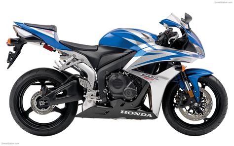 Honda cbr 600 rr 2007Chi non si informa adeguatamente in anticipo corre il rischio di ricevere honda cbr 600 rr 2007 che non hanno la funzione desiderata o sono realizzati con materiali di qualità inferiore. Se volete un prodotto che soddisfi al meglio le vostre aspettative, dovreste provare un honda cbr 600 rr 2007.
  <p>Per i prodotti si possono trovare test online e confronti tra i prodotti.  I confronti tra i prodotti possono aiutare a confrontare le diverse funzioni o proprietà dei diversi prodotti. Di seguito, spieghiamo perché la ricerca è importante e di cosa si dovrebbe essere consapevoli quando si acquista un articolo.
</p>

<h2>Acquisto di Honda cbr 600 rr 2007 - criteri importanti</h2>

<p>Una lista di controllo può aiutarti a evitare di dover cercare informazioni sui prodotti su decine di siti web. Di seguito è riportato un esempio di una lista di controllo che può aiutarvi a trovare il prodotto giusto. Importanti criteri di acquisto includono, ad esempio:
</p><ul>
<li>Opinioni dei clienti</li>
<li>Confronti dei prezzi</li>
<li>Dettagli del prodotto</li>
<li>Termini e condizioni di consegna</li>
<li>Domande dei clienti e risposte dei marchi</li>
</ul>
<h2>Qual è l