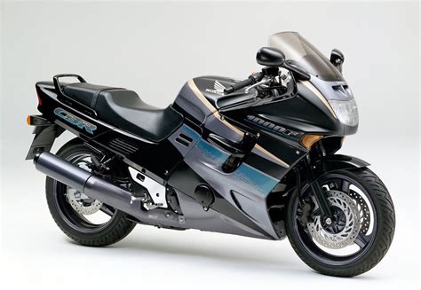 Honda cbr1000fChi non si informa adeguatamente in anticipo corre il rischio di ricevere honda cbr1000f che non hanno la funzione desiderata o sono realizzati con materiali di qualità inferiore. Se volete un prodotto che soddisfi al meglio le vostre aspettative, dovreste provare un honda cbr1000f.
  <p>Per i prodotti si possono trovare test online e confronti tra i prodotti.  I confronti tra i prodotti possono aiutare a confrontare le diverse funzioni o proprietà dei diversi prodotti. Di seguito, spieghiamo perché la ricerca è importante e di cosa si dovrebbe essere consapevoli quando si acquista un articolo.
</p>

<h2>Acquisto di Honda cbr1000f - criteri importanti</h2>

<p>Una lista di controllo può aiutarti a evitare di dover cercare informazioni sui prodotti su decine di siti web. Di seguito è riportato un esempio di una lista di controllo che può aiutarvi a trovare il prodotto giusto. Importanti criteri di acquisto includono, ad esempio:
</p><ul>
<li>Opinioni dei clienti</li>
<li>Confronti dei prezzi</li>
<li>Dettagli del prodotto</li>
<li>Termini e condizioni di consegna</li>
<li>Domande dei clienti e risposte dei marchi</li>
</ul>
<h2>Qual è l