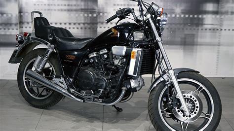 Honda custom vfChi non si informa adeguatamente in anticipo corre il rischio di ricevere honda custom vf che non hanno la funzione desiderata o sono realizzati con materiali di qualità inferiore. Se volete un prodotto che soddisfi al meglio le vostre aspettative, dovreste provare un honda custom vf.
  <p>Per i prodotti si possono trovare test online e confronti tra i prodotti.  I confronti tra i prodotti possono aiutare a confrontare le diverse funzioni o proprietà dei diversi prodotti. Di seguito, spieghiamo perché la ricerca è importante e di cosa si dovrebbe essere consapevoli quando si acquista un articolo.
</p>

<h2>Acquisto di Honda custom vf - criteri importanti</h2>

<p>Una lista di controllo può aiutarti a evitare di dover cercare informazioni sui prodotti su decine di siti web. Di seguito è riportato un esempio di una lista di controllo che può aiutarvi a trovare il prodotto giusto. Importanti criteri di acquisto includono, ad esempio:
</p><ul>
<li>Opinioni dei clienti</li>
<li>Confronti dei prezzi</li>
<li>Dettagli del prodotto</li>
<li>Termini e condizioni di consegna</li>
<li>Domande dei clienti e risposte dei marchi</li>
</ul>
<h2>Qual è l