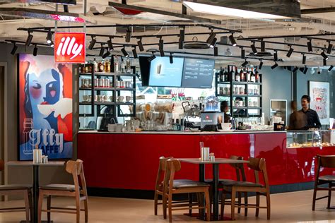 Illy caffeChi non si informa adeguatamente in anticipo corre il rischio di ricevere illy caffe che non hanno la funzione desiderata o sono realizzati con materiali di qualità inferiore. Se volete un prodotto che soddisfi al meglio le vostre aspettative, dovreste provare un illy caffe.
  <p>Per i prodotti si possono trovare test online e confronti tra i prodotti.  I confronti tra i prodotti possono aiutare a confrontare le diverse funzioni o proprietà dei diversi prodotti. Di seguito, spieghiamo perché la ricerca è importante e di cosa si dovrebbe essere consapevoli quando si acquista un articolo.
</p>

<h2>Acquisto di Illy caffe - criteri importanti</h2>

<p>Una lista di controllo può aiutarti a evitare di dover cercare informazioni sui prodotti su decine di siti web. Di seguito è riportato un esempio di una lista di controllo che può aiutarvi a trovare il prodotto giusto. Importanti criteri di acquisto includono, ad esempio:
</p><ul>
<li>Opinioni dei clienti</li>
<li>Confronti dei prezzi</li>
<li>Dettagli del prodotto</li>
<li>Termini e condizioni di consegna</li>
<li>Domande dei clienti e risposte dei marchi</li>
</ul>
<h2>Qual è l