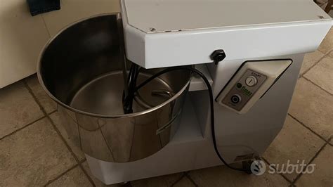 Impastatrice 220vChi non si informa adeguatamente in anticipo corre il rischio di ricevere impastatrice 220v che non hanno la funzione desiderata o sono realizzati con materiali di qualità inferiore. Se volete un prodotto che soddisfi al meglio le vostre aspettative, dovreste provare un impastatrice 220v.
  <p>Per i prodotti si possono trovare test online e confronti tra i prodotti.  I confronti tra i prodotti possono aiutare a confrontare le diverse funzioni o proprietà dei diversi prodotti. Di seguito, spieghiamo perché la ricerca è importante e di cosa si dovrebbe essere consapevoli quando si acquista un articolo.
</p>

<h2>Acquisto di Impastatrice 220v - criteri importanti</h2>

<p>Una lista di controllo può aiutarti a evitare di dover cercare informazioni sui prodotti su decine di siti web. Di seguito è riportato un esempio di una lista di controllo che può aiutarvi a trovare il prodotto giusto. Importanti criteri di acquisto includono, ad esempio:
</p><ul>
<li>Opinioni dei clienti</li>
<li>Confronti dei prezzi</li>
<li>Dettagli del prodotto</li>
<li>Termini e condizioni di consegna</li>
<li>Domande dei clienti e risposte dei marchi</li>
</ul>
<h2>Qual è l