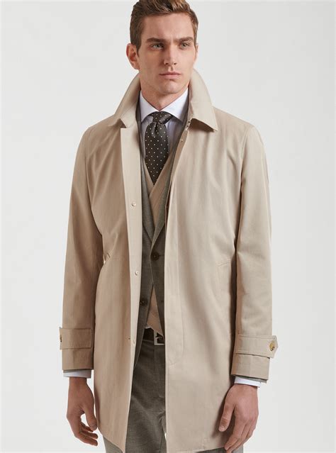 Impermeabile beige uomoChi non si informa adeguatamente in anticipo corre il rischio di ricevere impermeabile beige uomo che non hanno la funzione desiderata o sono realizzati con materiali di qualità inferiore. Se volete un prodotto che soddisfi al meglio le vostre aspettative, dovreste provare un impermeabile beige uomo.
  <p>Per i prodotti si possono trovare test online e confronti tra i prodotti.  I confronti tra i prodotti possono aiutare a confrontare le diverse funzioni o proprietà dei diversi prodotti. Di seguito, spieghiamo perché la ricerca è importante e di cosa si dovrebbe essere consapevoli quando si acquista un articolo.
</p>

<h2>Acquisto di Impermeabile beige uomo - criteri importanti</h2>

<p>Una lista di controllo può aiutarti a evitare di dover cercare informazioni sui prodotti su decine di siti web. Di seguito è riportato un esempio di una lista di controllo che può aiutarvi a trovare il prodotto giusto. Importanti criteri di acquisto includono, ad esempio:
</p><ul>
<li>Opinioni dei clienti</li>
<li>Confronti dei prezzi</li>
<li>Dettagli del prodotto</li>
<li>Termini e condizioni di consegna</li>
<li>Domande dei clienti e risposte dei marchi</li>
</ul>
<h2>Qual è l