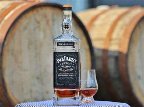 Jack danielChi non si informa adeguatamente in anticipo corre il rischio di ricevere jack daniel che non hanno la funzione desiderata o sono realizzati con materiali di qualità inferiore. Se volete un prodotto che soddisfi al meglio le vostre aspettative, dovreste provare un jack daniel.
  <p>Per i prodotti si possono trovare test online e confronti tra i prodotti.  I confronti tra i prodotti possono aiutare a confrontare le diverse funzioni o proprietà dei diversi prodotti. Di seguito, spieghiamo perché la ricerca è importante e di cosa si dovrebbe essere consapevoli quando si acquista un articolo.
</p>

<h2>Acquisto di Jack daniel - criteri importanti</h2>

<p>Una lista di controllo può aiutarti a evitare di dover cercare informazioni sui prodotti su decine di siti web. Di seguito è riportato un esempio di una lista di controllo che può aiutarvi a trovare il prodotto giusto. Importanti criteri di acquisto includono, ad esempio:
</p><ul>
<li>Opinioni dei clienti</li>
<li>Confronti dei prezzi</li>
<li>Dettagli del prodotto</li>
<li>Termini e condizioni di consegna</li>
<li>Domande dei clienti e risposte dei marchi</li>
</ul>
<h2>Qual è l