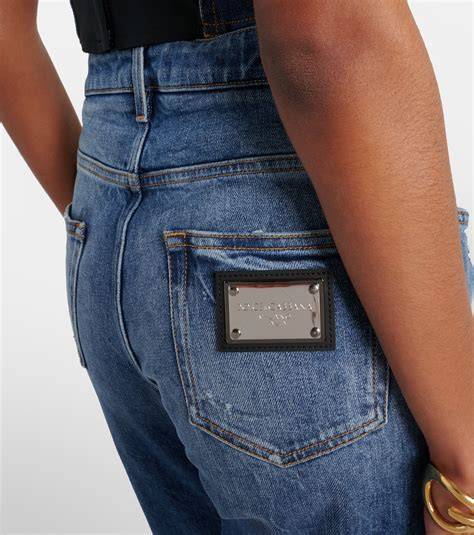 Jeans donna dolce gabbanaChi non si informa adeguatamente in anticipo corre il rischio di ricevere jeans donna dolce gabbana che non hanno la funzione desiderata o sono realizzati con materiali di qualità inferiore. Se volete un prodotto che soddisfi al meglio le vostre aspettative, dovreste provare un jeans donna dolce gabbana.
  <p>Per i prodotti si possono trovare test online e confronti tra i prodotti.  I confronti tra i prodotti possono aiutare a confrontare le diverse funzioni o proprietà dei diversi prodotti. Di seguito, spieghiamo perché la ricerca è importante e di cosa si dovrebbe essere consapevoli quando si acquista un articolo.
</p>

<h2>Acquisto di Jeans donna dolce gabbana - criteri importanti</h2>

<p>Una lista di controllo può aiutarti a evitare di dover cercare informazioni sui prodotti su decine di siti web. Di seguito è riportato un esempio di una lista di controllo che può aiutarvi a trovare il prodotto giusto. Importanti criteri di acquisto includono, ad esempio:
</p><ul>
<li>Opinioni dei clienti</li>
<li>Confronti dei prezzi</li>
<li>Dettagli del prodotto</li>
<li>Termini e condizioni di consegna</li>
<li>Domande dei clienti e risposte dei marchi</li>
</ul>
<h2>Qual è l