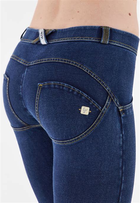 Jeans freddy push upChi non si informa adeguatamente in anticipo corre il rischio di ricevere jeans freddy push up che non hanno la funzione desiderata o sono realizzati con materiali di qualità inferiore. Se volete un prodotto che soddisfi al meglio le vostre aspettative, dovreste provare un jeans freddy push up.
  <p>Per i prodotti si possono trovare test online e confronti tra i prodotti.  I confronti tra i prodotti possono aiutare a confrontare le diverse funzioni o proprietà dei diversi prodotti. Di seguito, spieghiamo perché la ricerca è importante e di cosa si dovrebbe essere consapevoli quando si acquista un articolo.
</p>

<h2>Acquisto di Jeans freddy push up - criteri importanti</h2>

<p>Una lista di controllo può aiutarti a evitare di dover cercare informazioni sui prodotti su decine di siti web. Di seguito è riportato un esempio di una lista di controllo che può aiutarvi a trovare il prodotto giusto. Importanti criteri di acquisto includono, ad esempio:
</p><ul>
<li>Opinioni dei clienti</li>
<li>Confronti dei prezzi</li>
<li>Dettagli del prodotto</li>
<li>Termini e condizioni di consegna</li>
<li>Domande dei clienti e risposte dei marchi</li>
</ul>
<h2>Qual è l