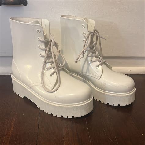 Jeffrey campbell whiteChi non si informa adeguatamente in anticipo corre il rischio di ricevere jeffrey campbell white che non hanno la funzione desiderata o sono realizzati con materiali di qualità inferiore. Se volete un prodotto che soddisfi al meglio le vostre aspettative, dovreste provare un jeffrey campbell white.
  <p>Per i prodotti si possono trovare test online e confronti tra i prodotti.  I confronti tra i prodotti possono aiutare a confrontare le diverse funzioni o proprietà dei diversi prodotti. Di seguito, spieghiamo perché la ricerca è importante e di cosa si dovrebbe essere consapevoli quando si acquista un articolo.
</p>

<h2>Acquisto di Jeffrey campbell white - criteri importanti</h2>

<p>Una lista di controllo può aiutarti a evitare di dover cercare informazioni sui prodotti su decine di siti web. Di seguito è riportato un esempio di una lista di controllo che può aiutarvi a trovare il prodotto giusto. Importanti criteri di acquisto includono, ad esempio:
</p><ul>
<li>Opinioni dei clienti</li>
<li>Confronti dei prezzi</li>
<li>Dettagli del prodotto</li>
<li>Termini e condizioni di consegna</li>
<li>Domande dei clienti e risposte dei marchi</li>
</ul>
<h2>Qual è l