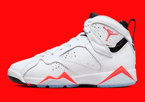 Jordan 7 retroChi non si informa adeguatamente in anticipo corre il rischio di ricevere jordan 7 retro che non hanno la funzione desiderata o sono realizzati con materiali di qualità inferiore. Se volete un prodotto che soddisfi al meglio le vostre aspettative, dovreste provare un jordan 7 retro.
  <p>Per i prodotti si possono trovare test online e confronti tra i prodotti.  I confronti tra i prodotti possono aiutare a confrontare le diverse funzioni o proprietà dei diversi prodotti. Di seguito, spieghiamo perché la ricerca è importante e di cosa si dovrebbe essere consapevoli quando si acquista un articolo.
</p>

<h2>Acquisto di Jordan 7 retro - criteri importanti</h2>

<p>Una lista di controllo può aiutarti a evitare di dover cercare informazioni sui prodotti su decine di siti web. Di seguito è riportato un esempio di una lista di controllo che può aiutarvi a trovare il prodotto giusto. Importanti criteri di acquisto includono, ad esempio:
</p><ul>
<li>Opinioni dei clienti</li>
<li>Confronti dei prezzi</li>
<li>Dettagli del prodotto</li>
<li>Termini e condizioni di consegna</li>
<li>Domande dei clienti e risposte dei marchi</li>
</ul>
<h2>Qual è l