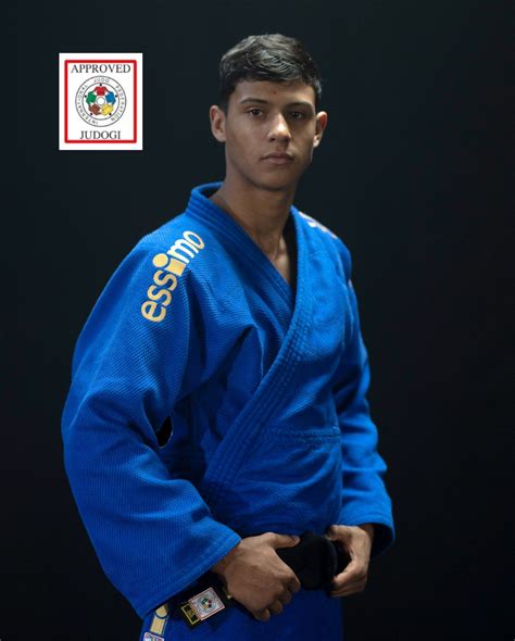 Judogi ijfChi non si informa adeguatamente in anticipo corre il rischio di ricevere judogi ijf che non hanno la funzione desiderata o sono realizzati con materiali di qualità inferiore. Se volete un prodotto che soddisfi al meglio le vostre aspettative, dovreste provare un judogi ijf.
  <p>Per i prodotti si possono trovare test online e confronti tra i prodotti.  I confronti tra i prodotti possono aiutare a confrontare le diverse funzioni o proprietà dei diversi prodotti. Di seguito, spieghiamo perché la ricerca è importante e di cosa si dovrebbe essere consapevoli quando si acquista un articolo.
</p>

<h2>Acquisto di Judogi ijf - criteri importanti</h2>

<p>Una lista di controllo può aiutarti a evitare di dover cercare informazioni sui prodotti su decine di siti web. Di seguito è riportato un esempio di una lista di controllo che può aiutarvi a trovare il prodotto giusto. Importanti criteri di acquisto includono, ad esempio:
</p><ul>
<li>Opinioni dei clienti</li>
<li>Confronti dei prezzi</li>
<li>Dettagli del prodotto</li>
<li>Termini e condizioni di consegna</li>
<li>Domande dei clienti e risposte dei marchi</li>
</ul>
<h2>Qual è l