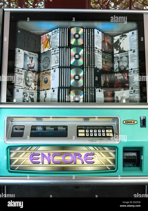 Juke box cdChi non si informa adeguatamente in anticipo corre il rischio di ricevere juke box cd che non hanno la funzione desiderata o sono realizzati con materiali di qualità inferiore. Se volete un prodotto che soddisfi al meglio le vostre aspettative, dovreste provare un juke box cd.
  <p>Per i prodotti si possono trovare test online e confronti tra i prodotti.  I confronti tra i prodotti possono aiutare a confrontare le diverse funzioni o proprietà dei diversi prodotti. Di seguito, spieghiamo perché la ricerca è importante e di cosa si dovrebbe essere consapevoli quando si acquista un articolo.
</p>

<h2>Acquisto di Juke box cd - criteri importanti</h2>

<p>Una lista di controllo può aiutarti a evitare di dover cercare informazioni sui prodotti su decine di siti web. Di seguito è riportato un esempio di una lista di controllo che può aiutarvi a trovare il prodotto giusto. Importanti criteri di acquisto includono, ad esempio:
</p><ul>
<li>Opinioni dei clienti</li>
<li>Confronti dei prezzi</li>
<li>Dettagli del prodotto</li>
<li>Termini e condizioni di consegna</li>
<li>Domande dei clienti e risposte dei marchi</li>
</ul>
<h2>Qual è l