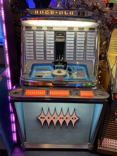 Jukebox rock olaChi non si informa adeguatamente in anticipo corre il rischio di ricevere jukebox rock ola che non hanno la funzione desiderata o sono realizzati con materiali di qualità inferiore. Se volete un prodotto che soddisfi al meglio le vostre aspettative, dovreste provare un jukebox rock ola.
  <p>Per i prodotti si possono trovare test online e confronti tra i prodotti.  I confronti tra i prodotti possono aiutare a confrontare le diverse funzioni o proprietà dei diversi prodotti. Di seguito, spieghiamo perché la ricerca è importante e di cosa si dovrebbe essere consapevoli quando si acquista un articolo.
</p>

<h2>Acquisto di Jukebox rock ola - criteri importanti</h2>

<p>Una lista di controllo può aiutarti a evitare di dover cercare informazioni sui prodotti su decine di siti web. Di seguito è riportato un esempio di una lista di controllo che può aiutarvi a trovare il prodotto giusto. Importanti criteri di acquisto includono, ad esempio:
</p><ul>
<li>Opinioni dei clienti</li>
<li>Confronti dei prezzi</li>
<li>Dettagli del prodotto</li>
<li>Termini e condizioni di consegna</li>
<li>Domande dei clienti e risposte dei marchi</li>
</ul>
<h2>Qual è l
