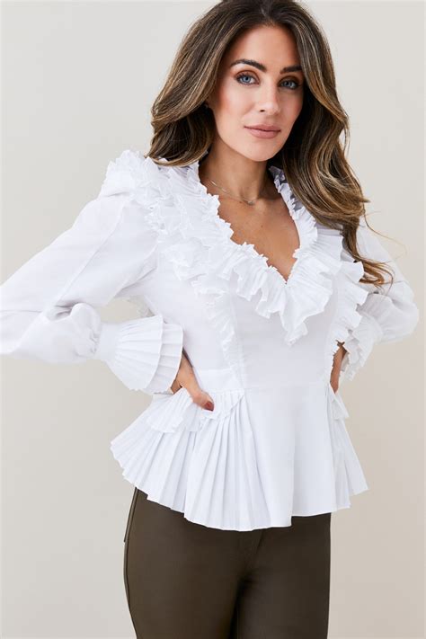 Karen millenChi non si informa adeguatamente in anticipo corre il rischio di ricevere karen millen che non hanno la funzione desiderata o sono realizzati con materiali di qualità inferiore. Se volete un prodotto che soddisfi al meglio le vostre aspettative, dovreste provare un karen millen.
  <p>Per i prodotti si possono trovare test online e confronti tra i prodotti.  I confronti tra i prodotti possono aiutare a confrontare le diverse funzioni o proprietà dei diversi prodotti. Di seguito, spieghiamo perché la ricerca è importante e di cosa si dovrebbe essere consapevoli quando si acquista un articolo.
</p>

<h2>Acquisto di Karen millen - criteri importanti</h2>

<p>Una lista di controllo può aiutarti a evitare di dover cercare informazioni sui prodotti su decine di siti web. Di seguito è riportato un esempio di una lista di controllo che può aiutarvi a trovare il prodotto giusto. Importanti criteri di acquisto includono, ad esempio:
</p><ul>
<li>Opinioni dei clienti</li>
<li>Confronti dei prezzi</li>
<li>Dettagli del prodotto</li>
<li>Termini e condizioni di consegna</li>
<li>Domande dei clienti e risposte dei marchi</li>
</ul>
<h2>Qual è l