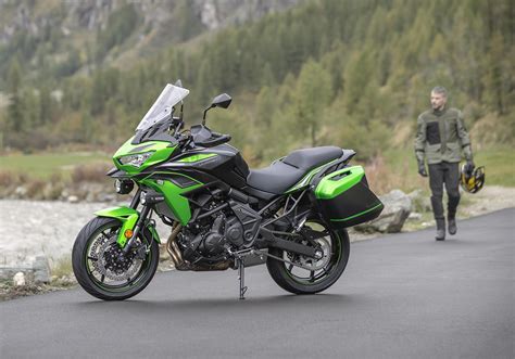 Kawasaki versChi non si informa adeguatamente in anticipo corre il rischio di ricevere kawasaki vers che non hanno la funzione desiderata o sono realizzati con materiali di qualità inferiore. Se volete un prodotto che soddisfi al meglio le vostre aspettative, dovreste provare un kawasaki vers.
  <p>Per i prodotti si possono trovare test online e confronti tra i prodotti.  I confronti tra i prodotti possono aiutare a confrontare le diverse funzioni o proprietà dei diversi prodotti. Di seguito, spieghiamo perché la ricerca è importante e di cosa si dovrebbe essere consapevoli quando si acquista un articolo.
</p>

<h2>Acquisto di Kawasaki vers - criteri importanti</h2>

<p>Una lista di controllo può aiutarti a evitare di dover cercare informazioni sui prodotti su decine di siti web. Di seguito è riportato un esempio di una lista di controllo che può aiutarvi a trovare il prodotto giusto. Importanti criteri di acquisto includono, ad esempio:
</p><ul>
<li>Opinioni dei clienti</li>
<li>Confronti dei prezzi</li>
<li>Dettagli del prodotto</li>
<li>Termini e condizioni di consegna</li>
<li>Domande dei clienti e risposte dei marchi</li>
</ul>
<h2>Qual è l