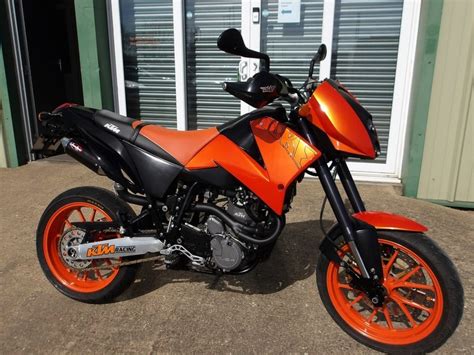 Ktm duke 620Chi non si informa adeguatamente in anticipo corre il rischio di ricevere ktm duke 620 che non hanno la funzione desiderata o sono realizzati con materiali di qualità inferiore. Se volete un prodotto che soddisfi al meglio le vostre aspettative, dovreste provare un ktm duke 620.
  <p>Per i prodotti si possono trovare test online e confronti tra i prodotti.  I confronti tra i prodotti possono aiutare a confrontare le diverse funzioni o proprietà dei diversi prodotti. Di seguito, spieghiamo perché la ricerca è importante e di cosa si dovrebbe essere consapevoli quando si acquista un articolo.
</p>

<h2>Acquisto di Ktm duke 620 - criteri importanti</h2>

<p>Una lista di controllo può aiutarti a evitare di dover cercare informazioni sui prodotti su decine di siti web. Di seguito è riportato un esempio di una lista di controllo che può aiutarvi a trovare il prodotto giusto. Importanti criteri di acquisto includono, ad esempio:
</p><ul>
<li>Opinioni dei clienti</li>
<li>Confronti dei prezzi</li>
<li>Dettagli del prodotto</li>
<li>Termini e condizioni di consegna</li>
<li>Domande dei clienti e risposte dei marchi</li>
</ul>
<h2>Qual è l